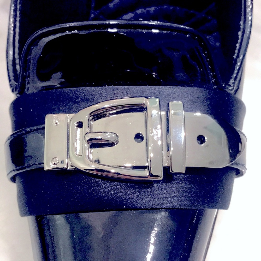 Gucci | Navy Patent Leather Heels Size 6 - Picture 10 of 10